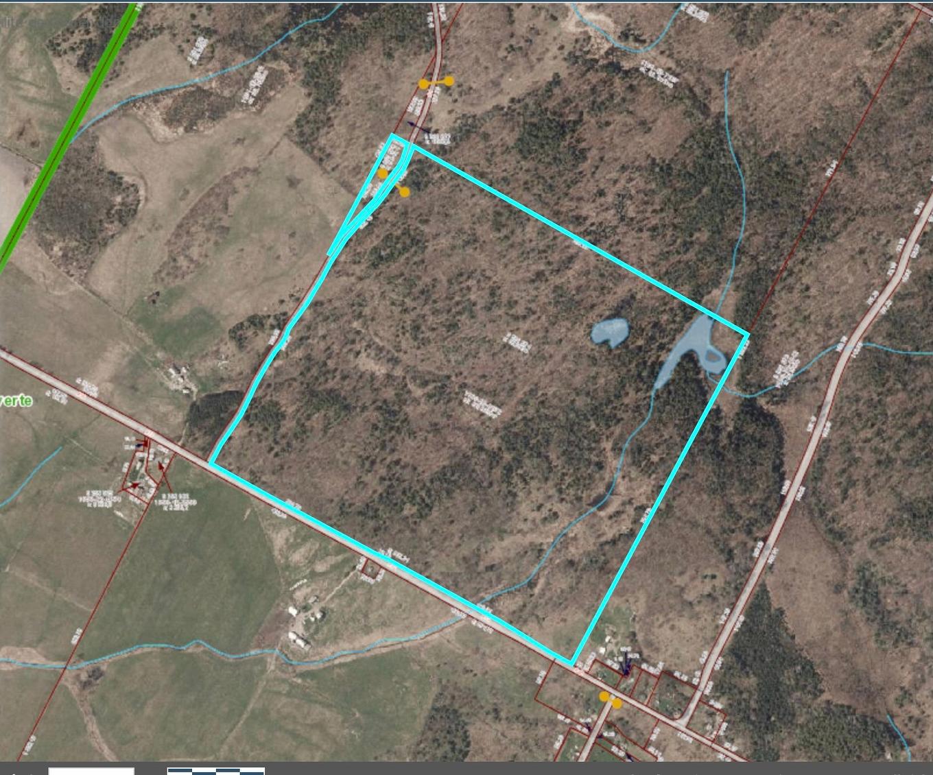 Frontage - 52 Ch. Sixth Line O., Bristol, QC