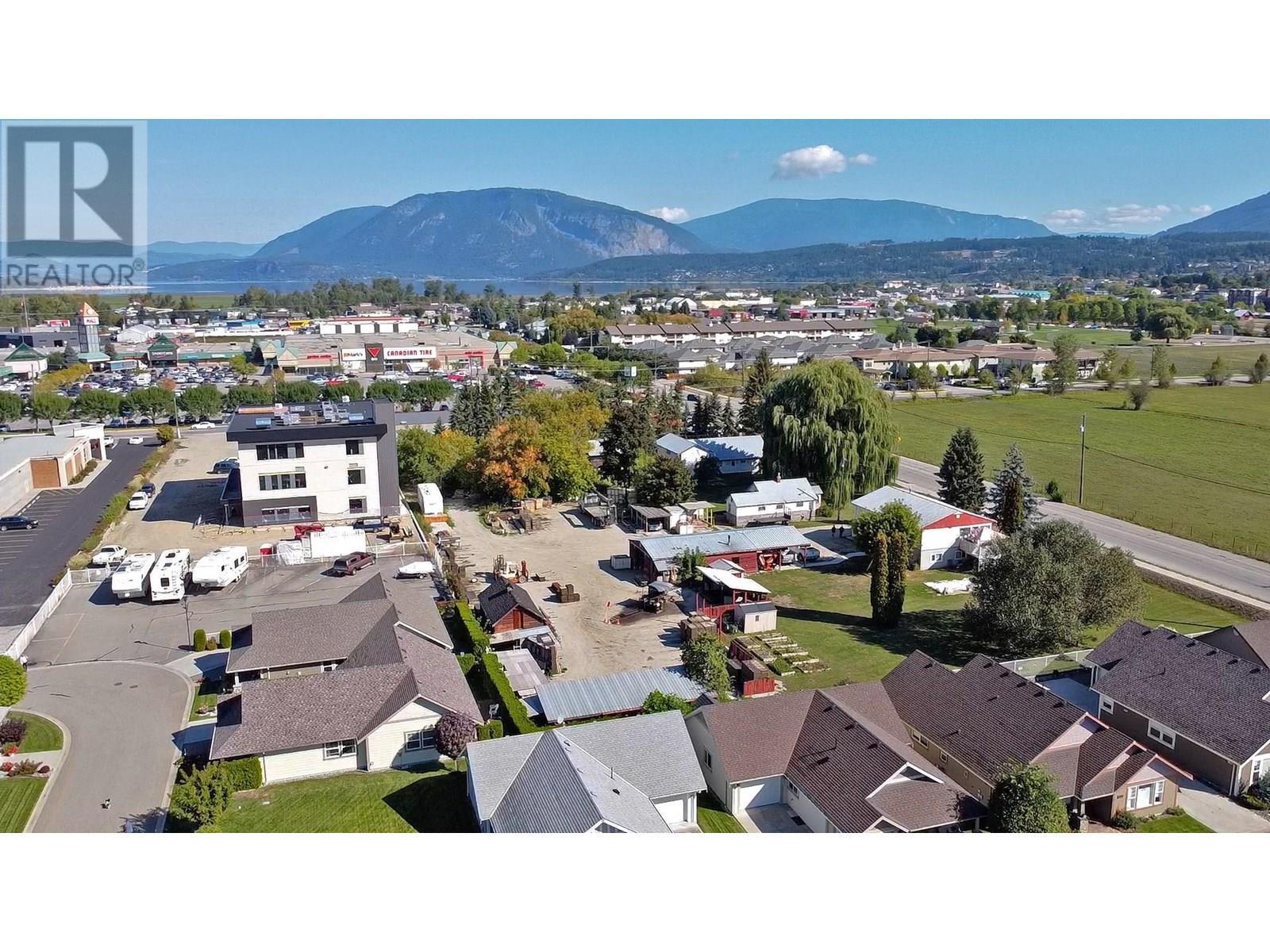 1091, 1131, 1171 10 Street Sw, Salmon Arm, BC