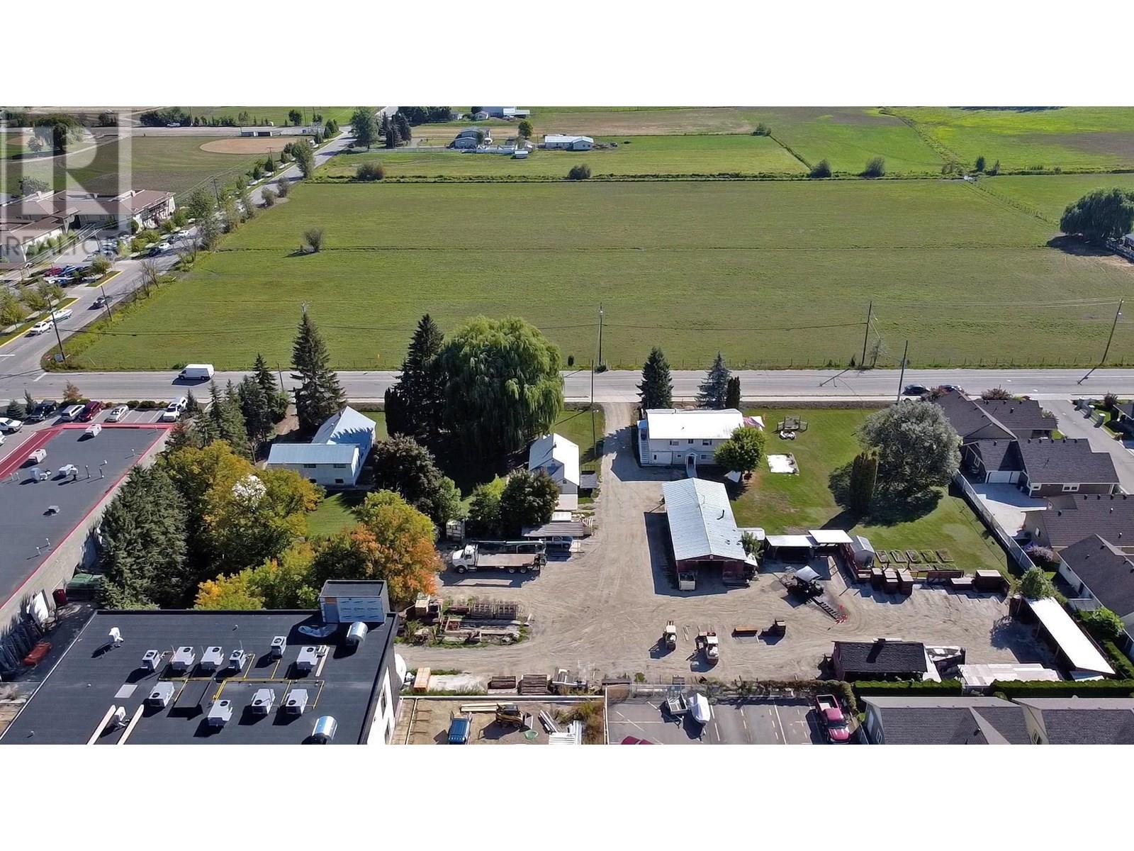 1091, 1131, 1171 10 Street Sw, Salmon Arm, BC