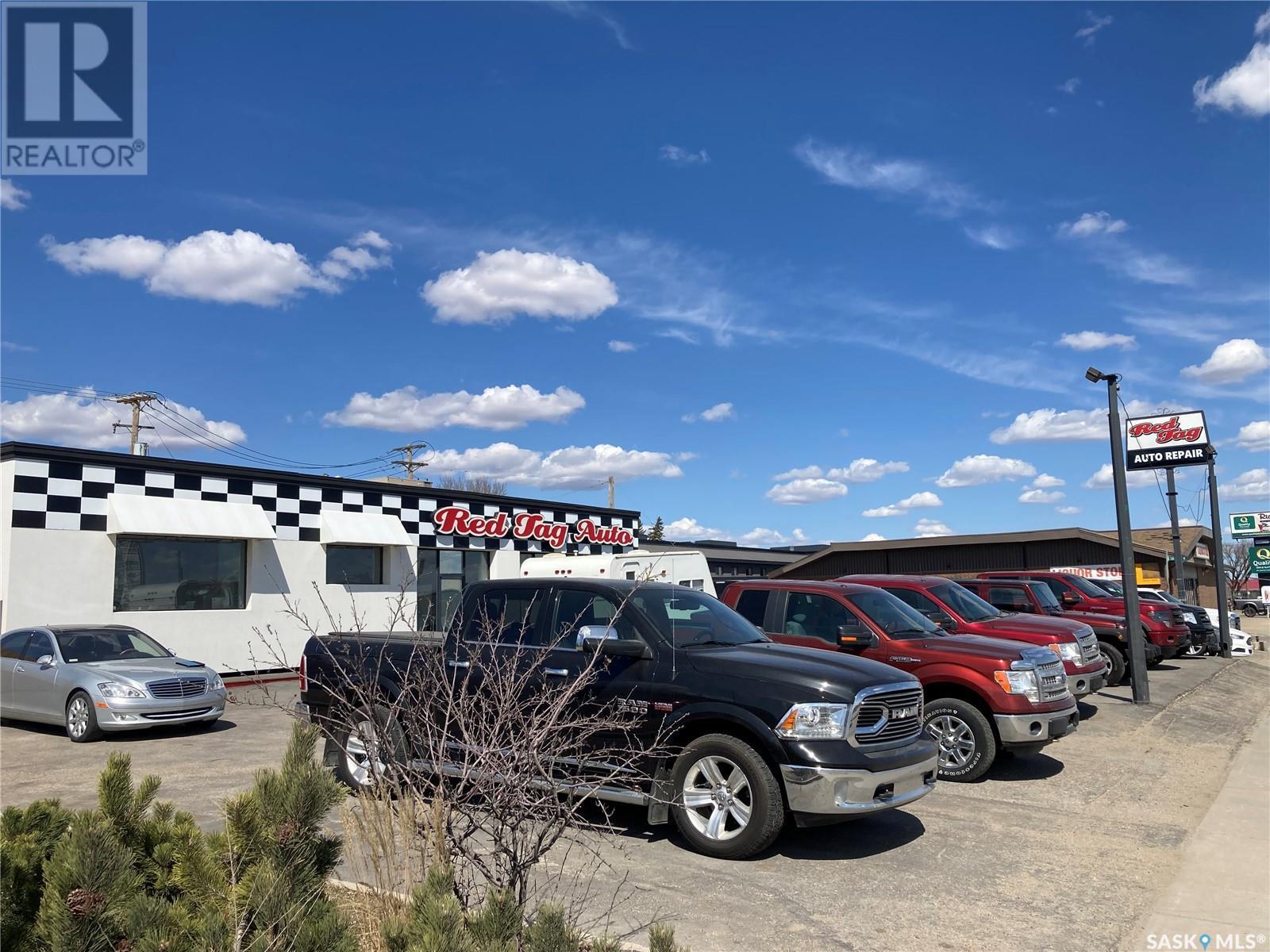 1633 Idylwyld Drive N, Saskatoon, SK