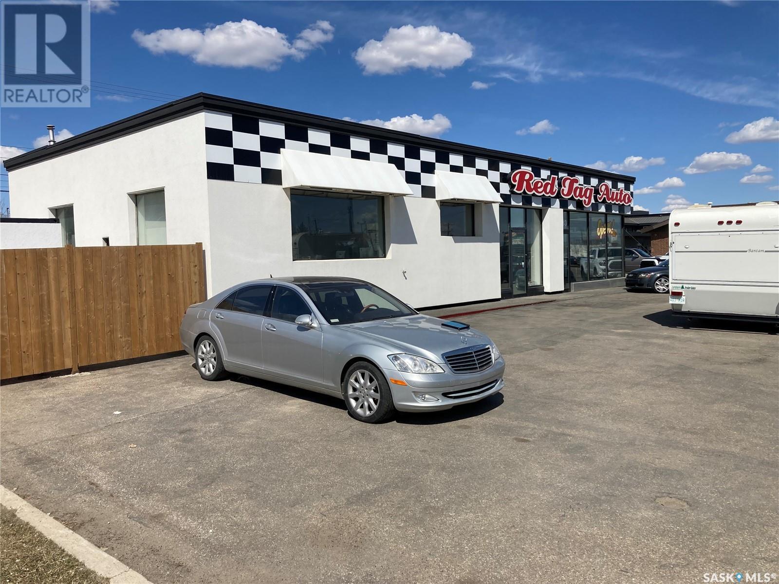 1633 Idylwyld Drive N, Saskatoon, SK