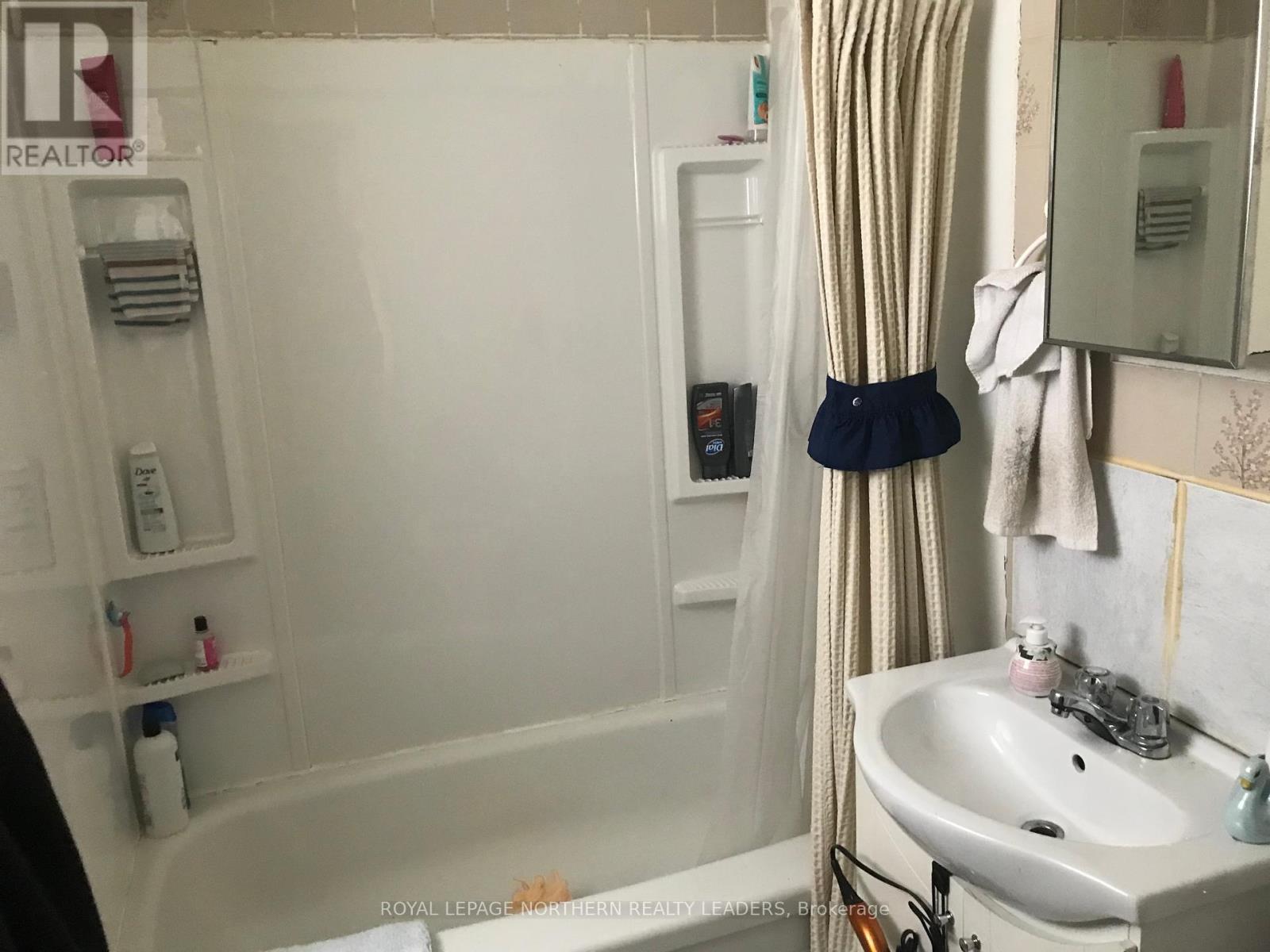 419 Mountjoy Street S, Timmins (Ts - Sw), ON - Indoor Photo Showing Bathroom