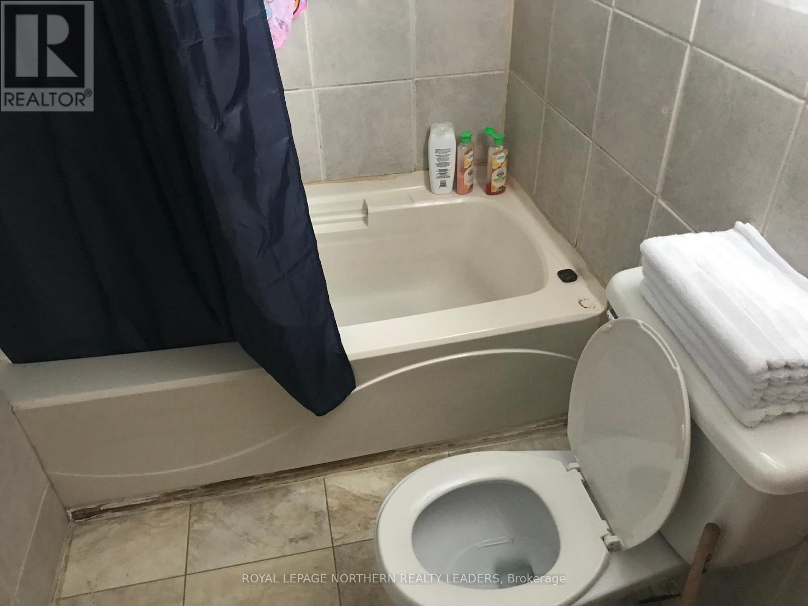 419 Mountjoy Street S, Timmins (Ts - Sw), ON - Indoor Photo Showing Bathroom