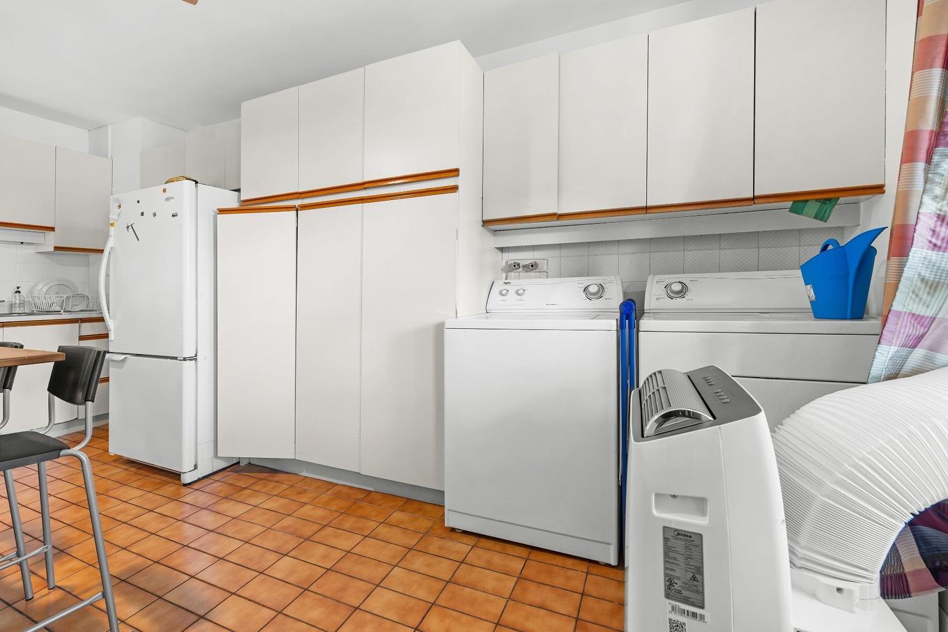 Kitchen - 1234 - 1238 1Re Avenue, Québec (La Cité-Limoilou), QC - Indoor Photo Showing Laundry Room