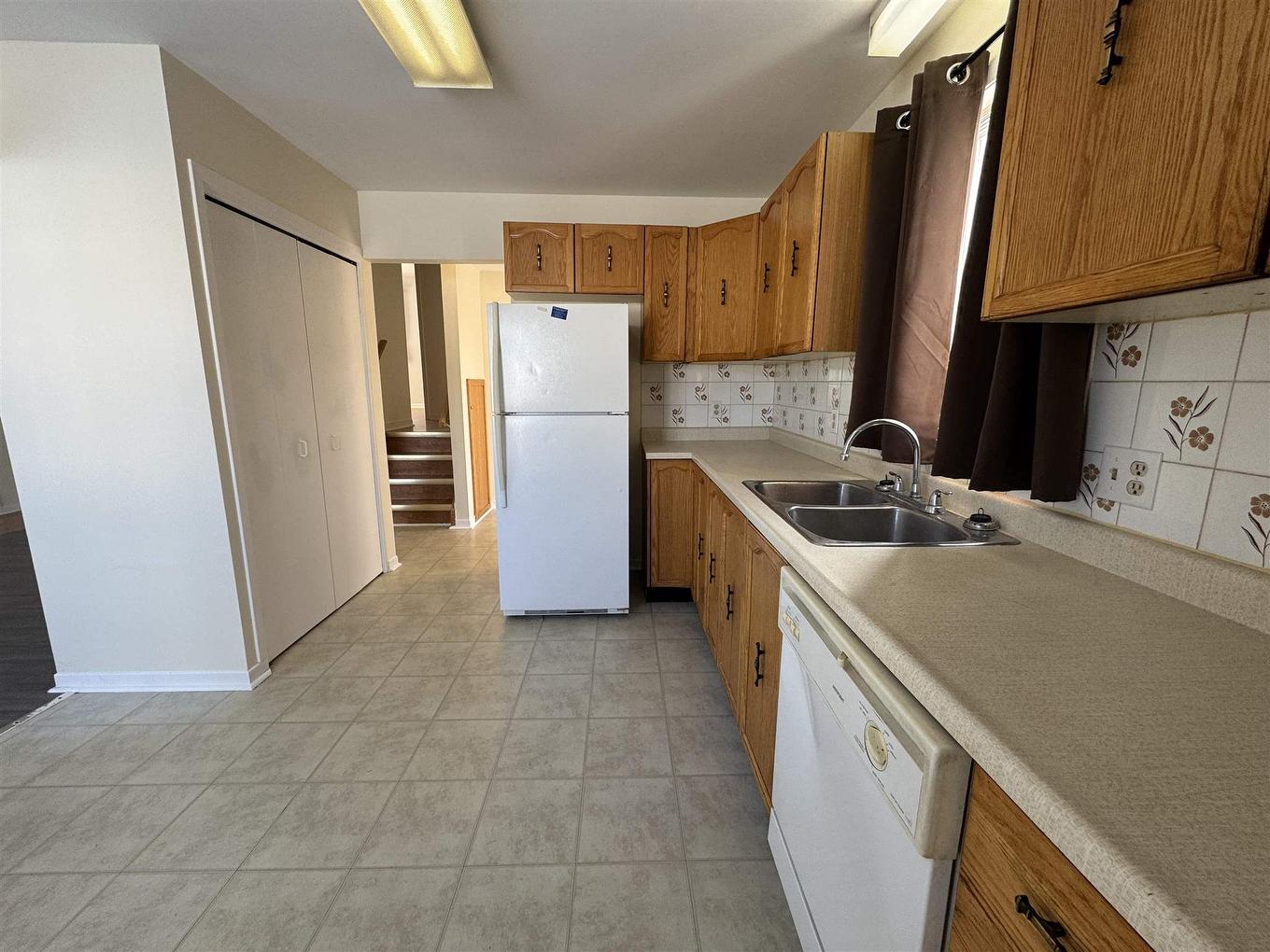 77 Matachewan Road, Manitouwadge, ON - Indoor Photo Showing Kitchen With Double Sink