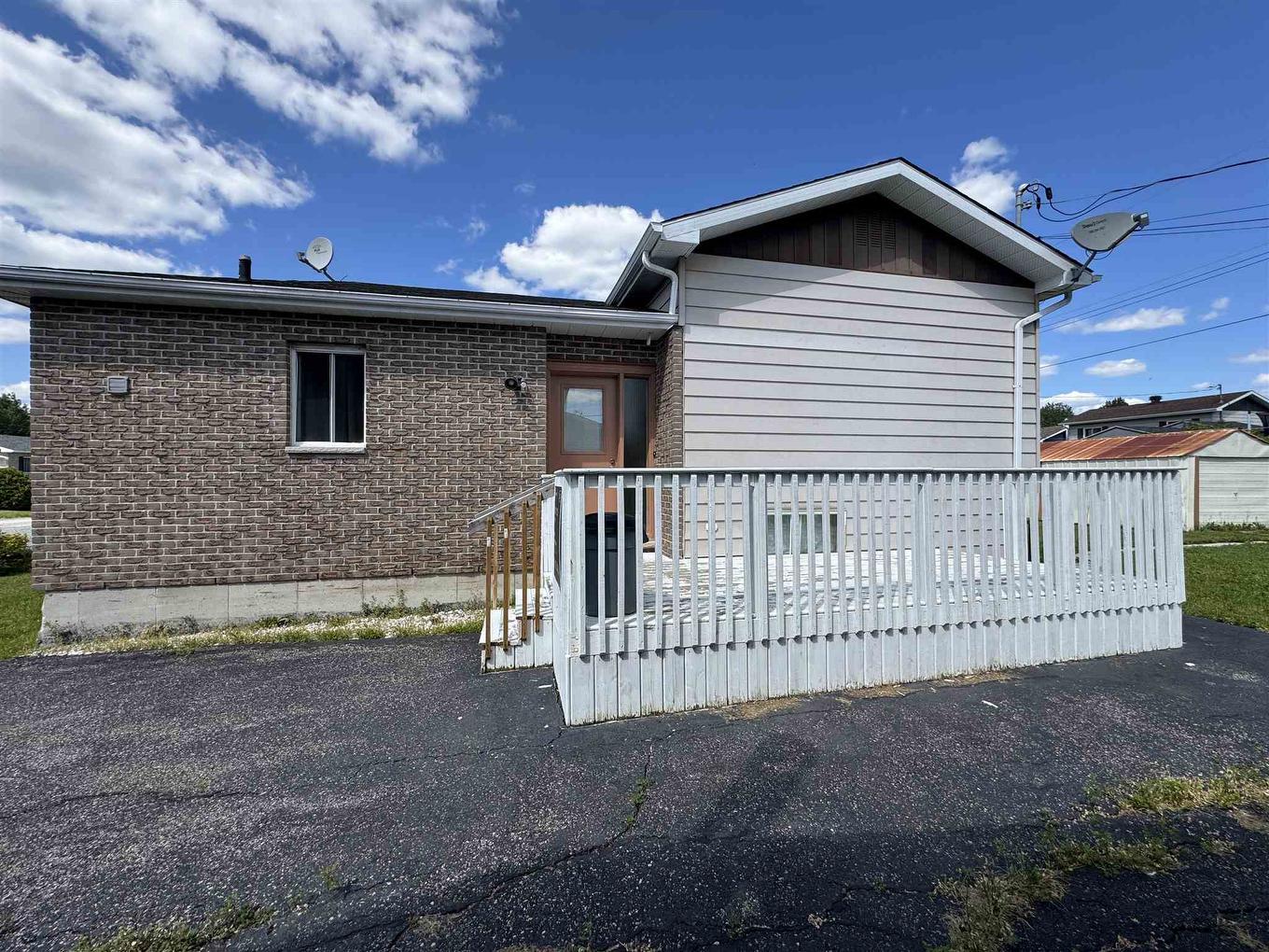 77 Matachewan Road, Manitouwadge, ON - Outdoor With Exterior