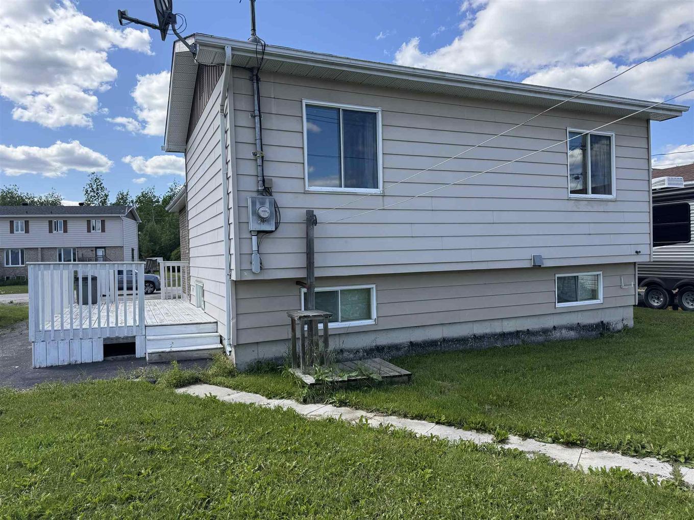 77 Matachewan Road, Manitouwadge, ON - Outdoor