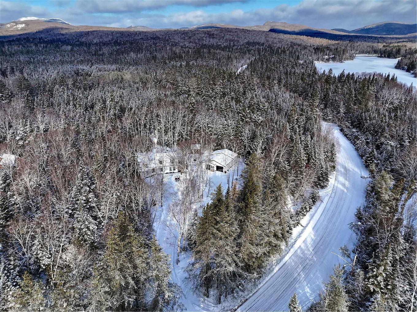 Photo aérienne - 174 Ch. Fradet, Saint-Donat, QC - Outdoor With View