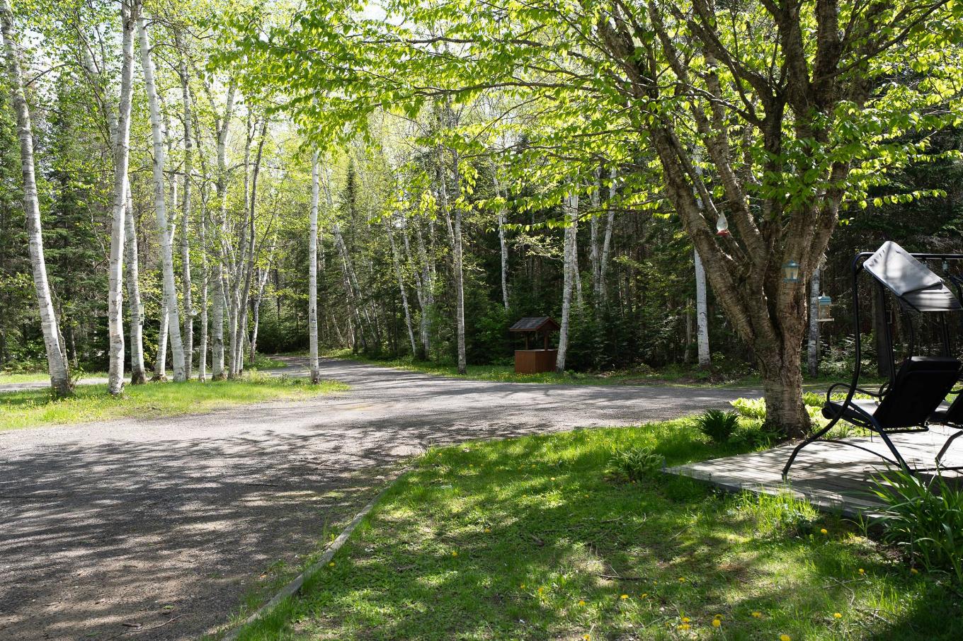 Stationnement - 174 Ch. Fradet, Saint-Donat, QC - Outdoor