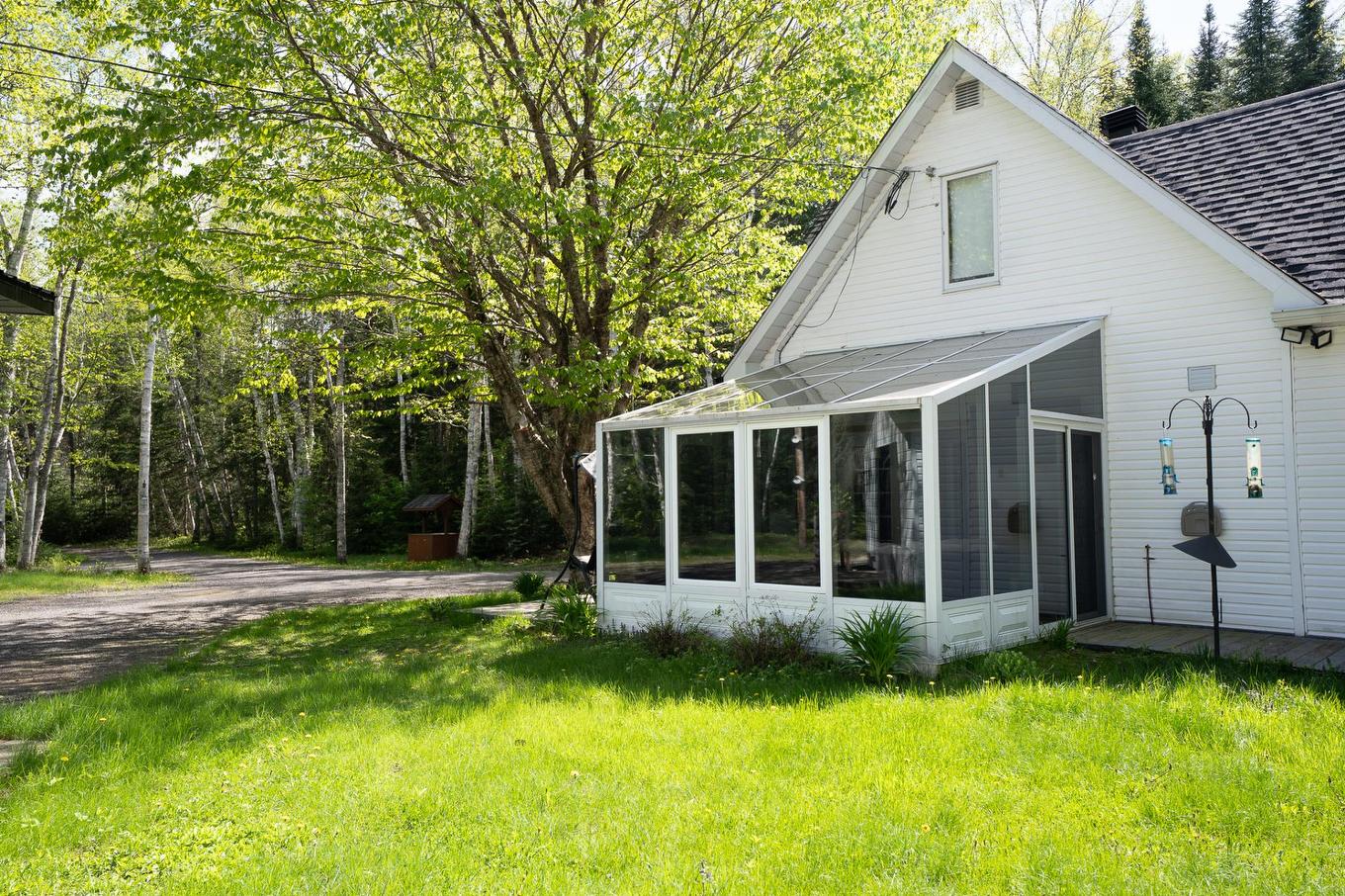 Véranda - 174 Ch. Fradet, Saint-Donat, QC - Outdoor