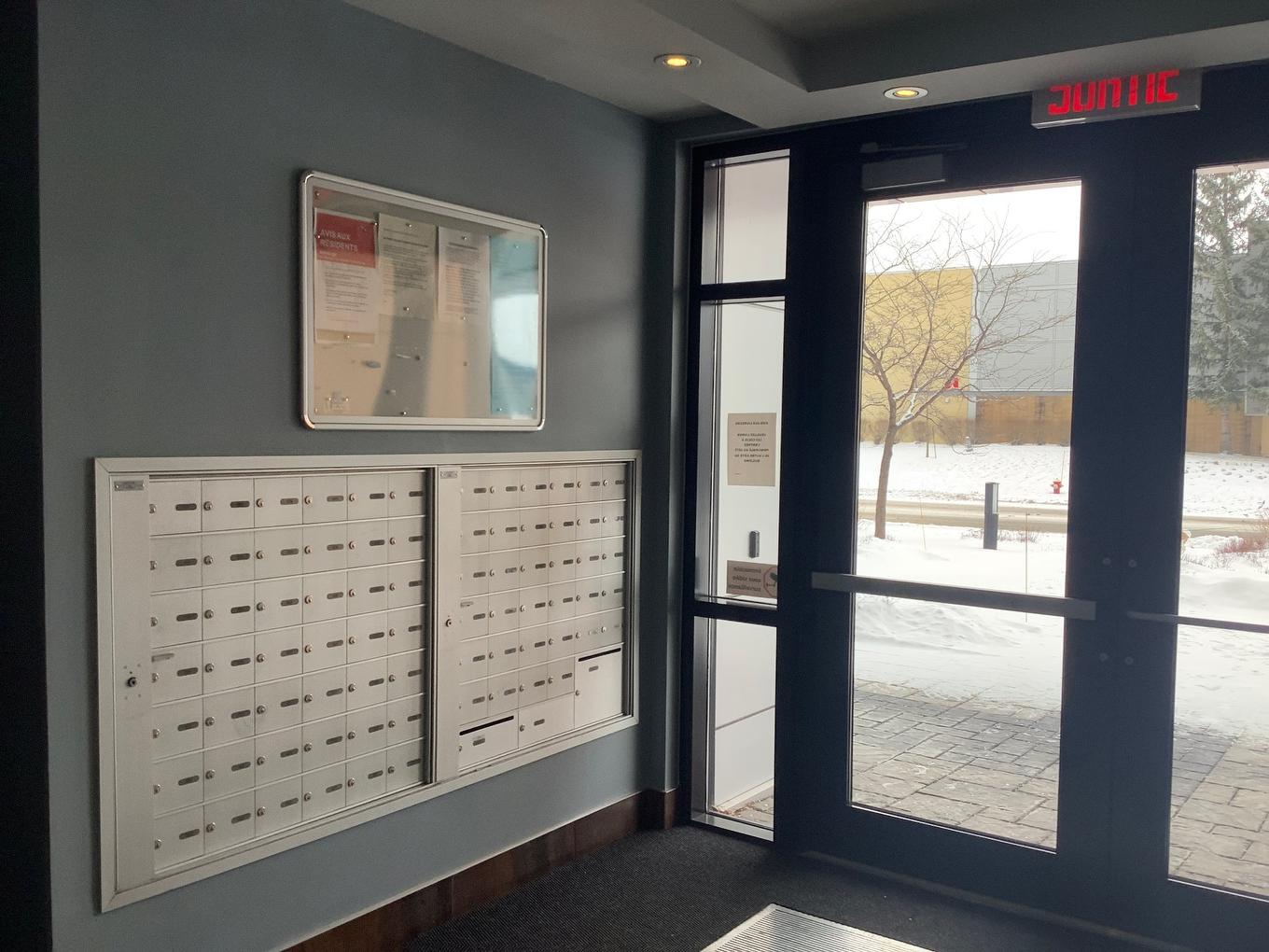 Autre - 103-2875 Av. Du Cosmodôme, Laval (Chomedey), QC - Indoor Photo Showing Other Room