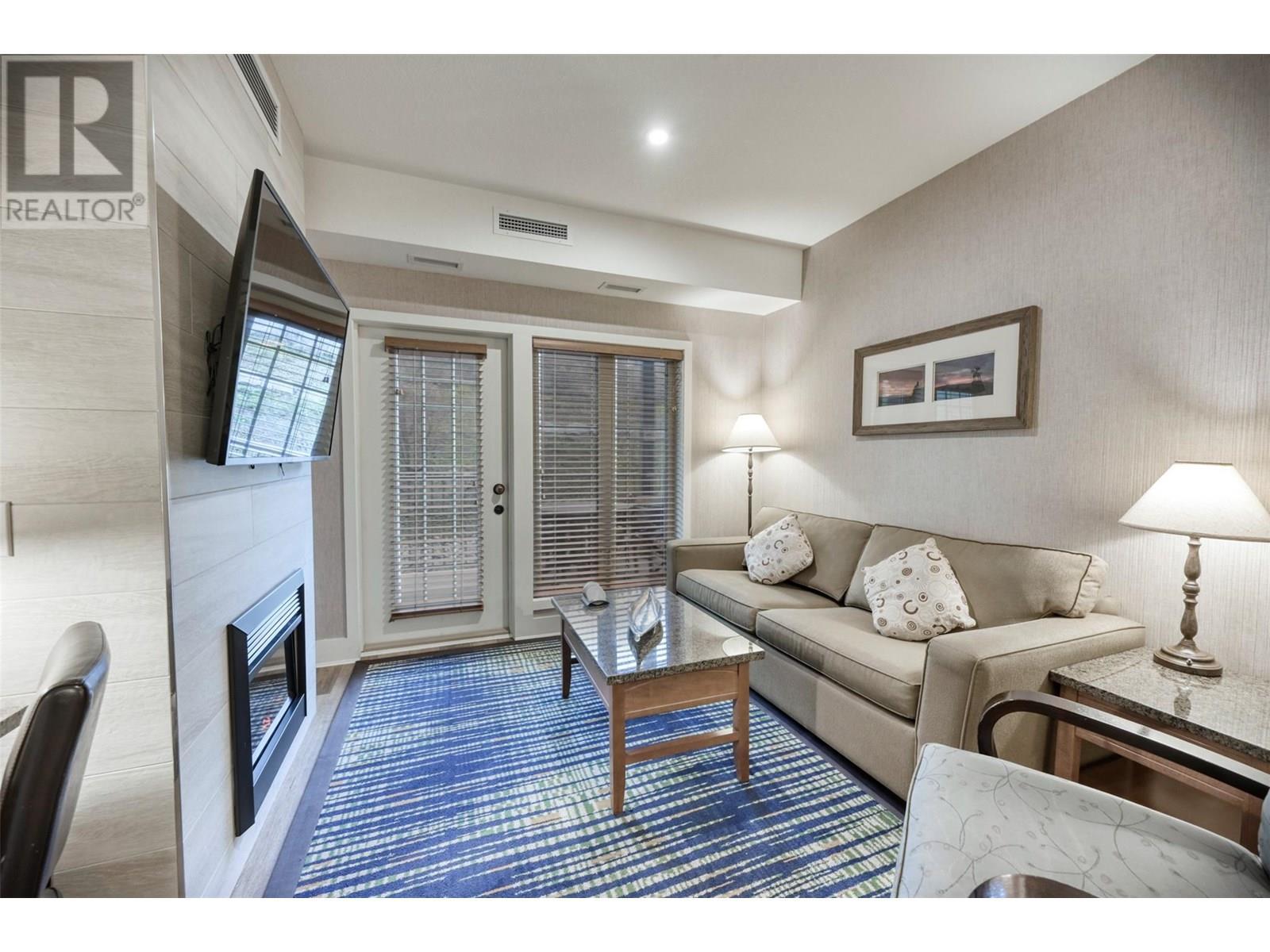 1200 Rancher Creek Road Unit# 136Abcd, Osoyoos, BC - Indoor Photo Showing Living Room