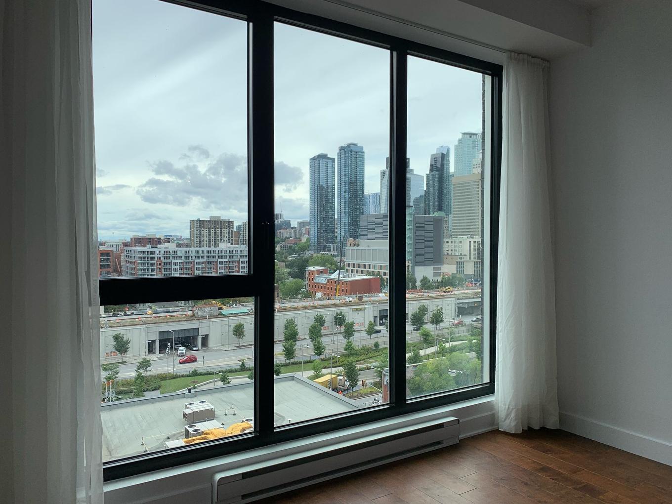 View - 1203-738 Rue St-Paul O., Montréal (Ville-Marie), QC - Indoor Photo Showing Other Room