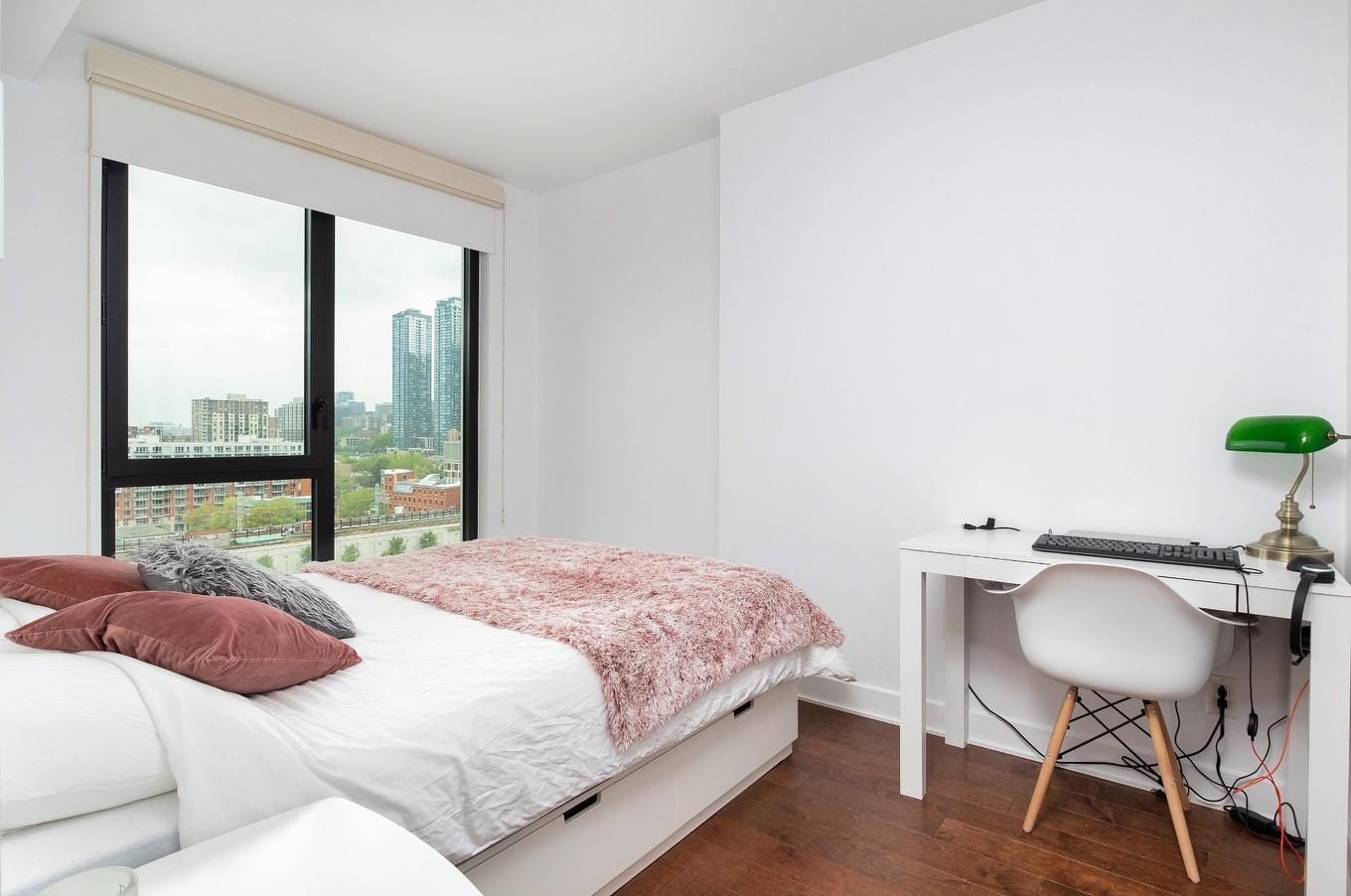 Bedroom - 1203-738 Rue St-Paul O., Montréal (Ville-Marie), QC - Indoor Photo Showing Bedroom