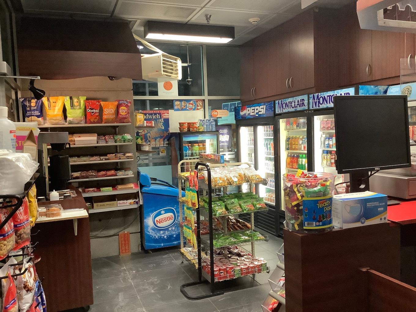 Intérieur - 5 Boul. Cartier O., Laval (Laval-Des-Rapides), QC