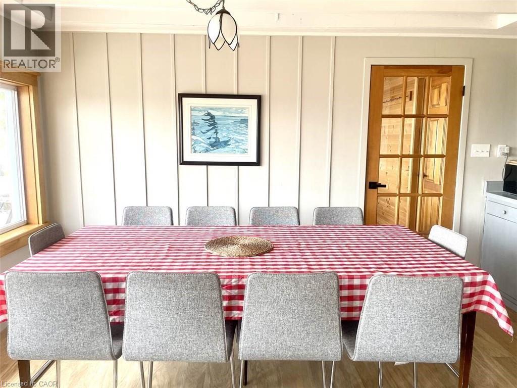 1536 Tiny Beaches Road N, Tiny, ON - Indoor Photo Showing Dining Room