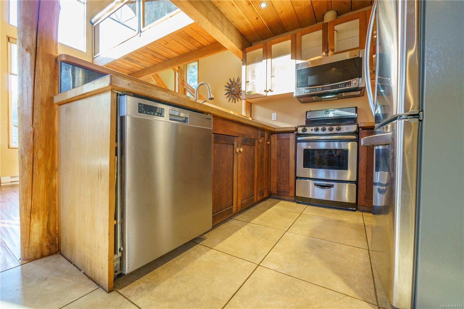 316 Leighton Way, Tofino, BC