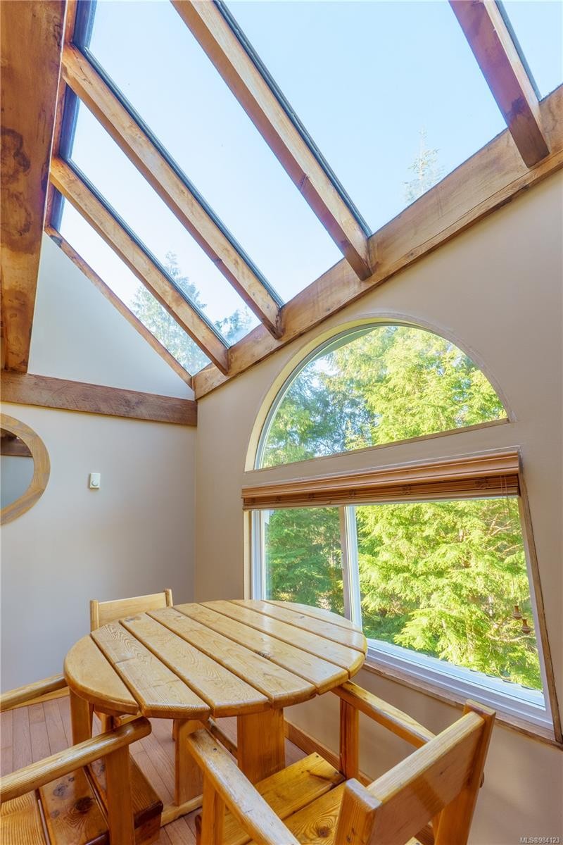 316 Leighton Way, Tofino, BC