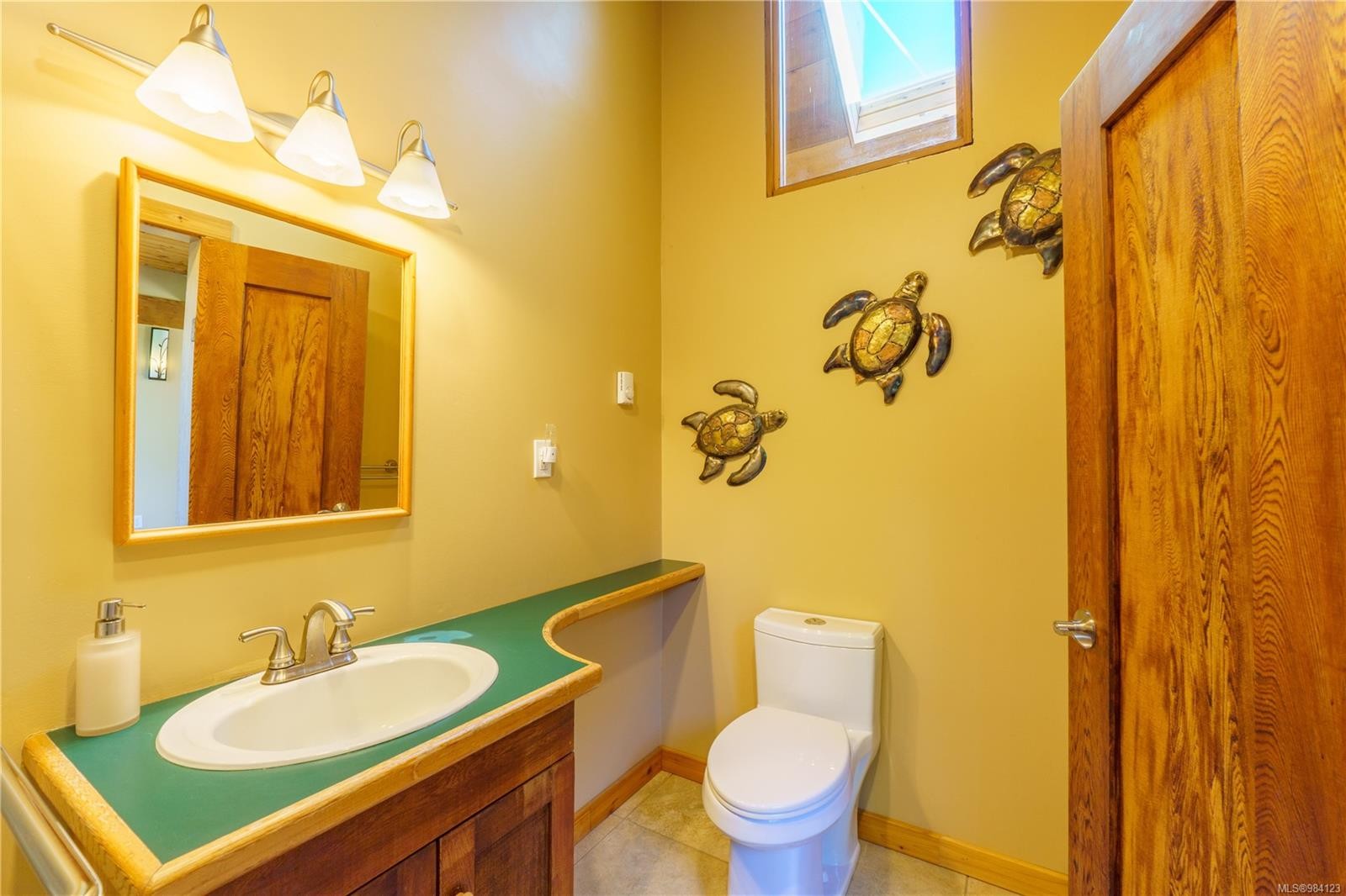 316 Leighton Way, Tofino, BC