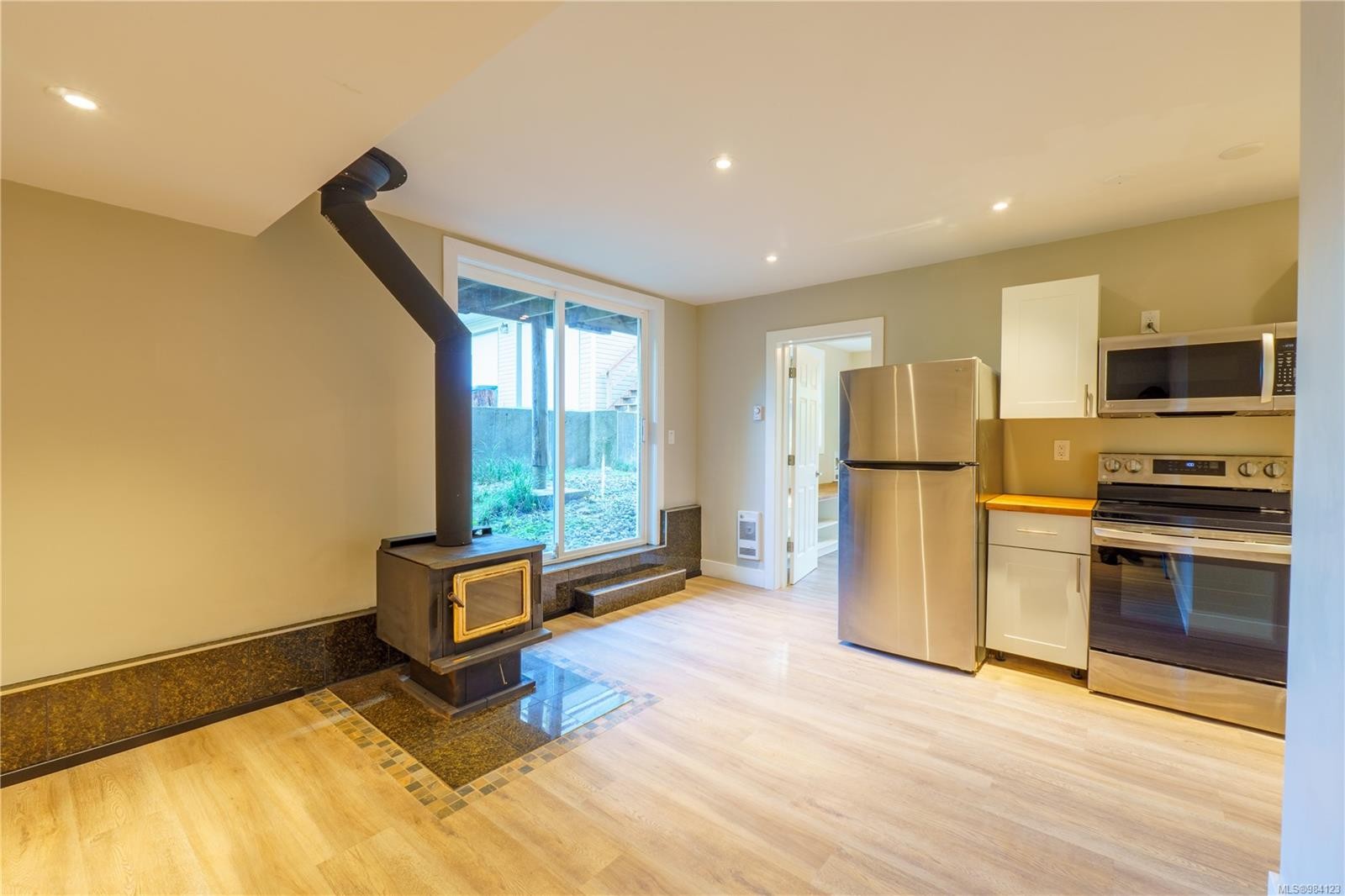 316 Leighton Way, Tofino, BC