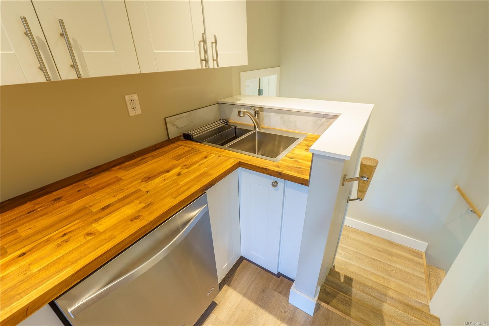 316 Leighton Way, Tofino, BC