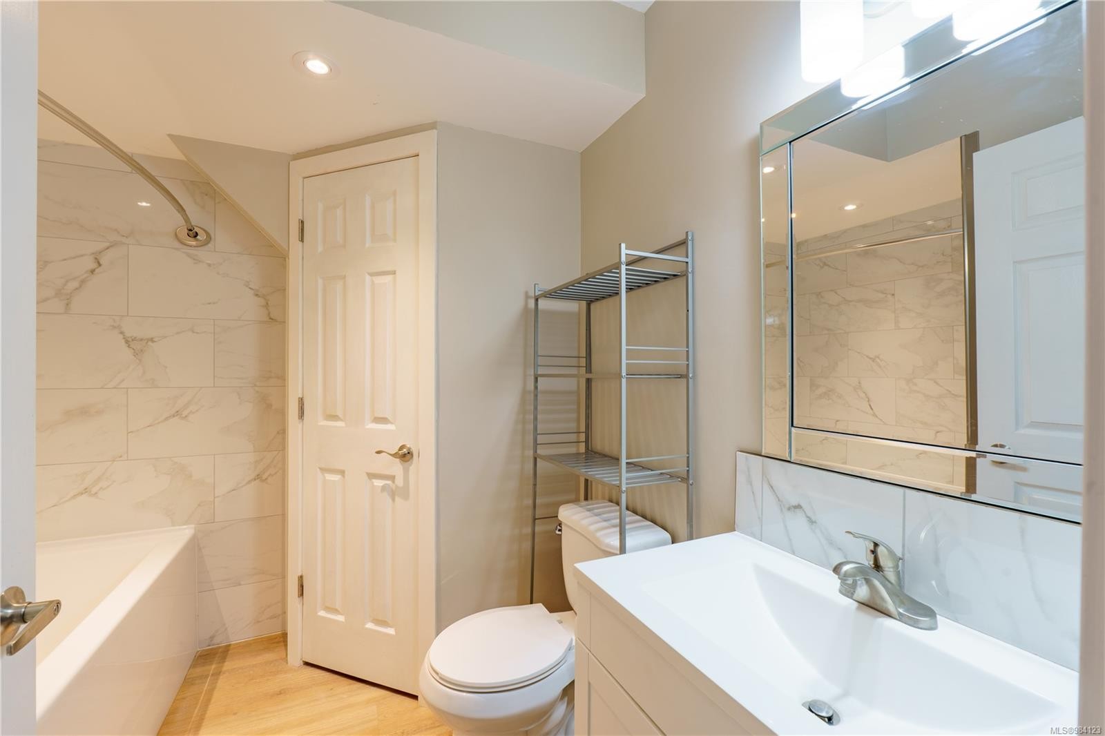 316 Leighton Way, Tofino, BC