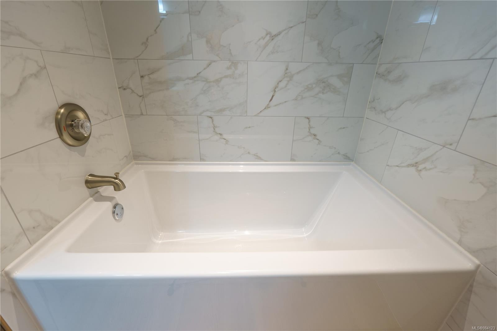 316 Leighton Way, Tofino, BC