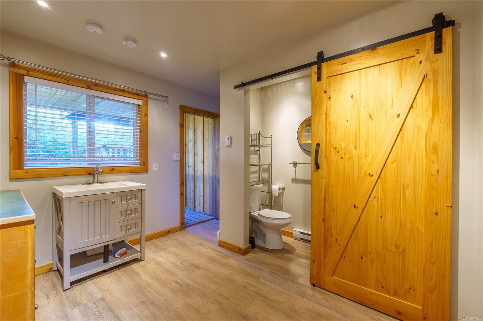 316 Leighton Way, Tofino, BC