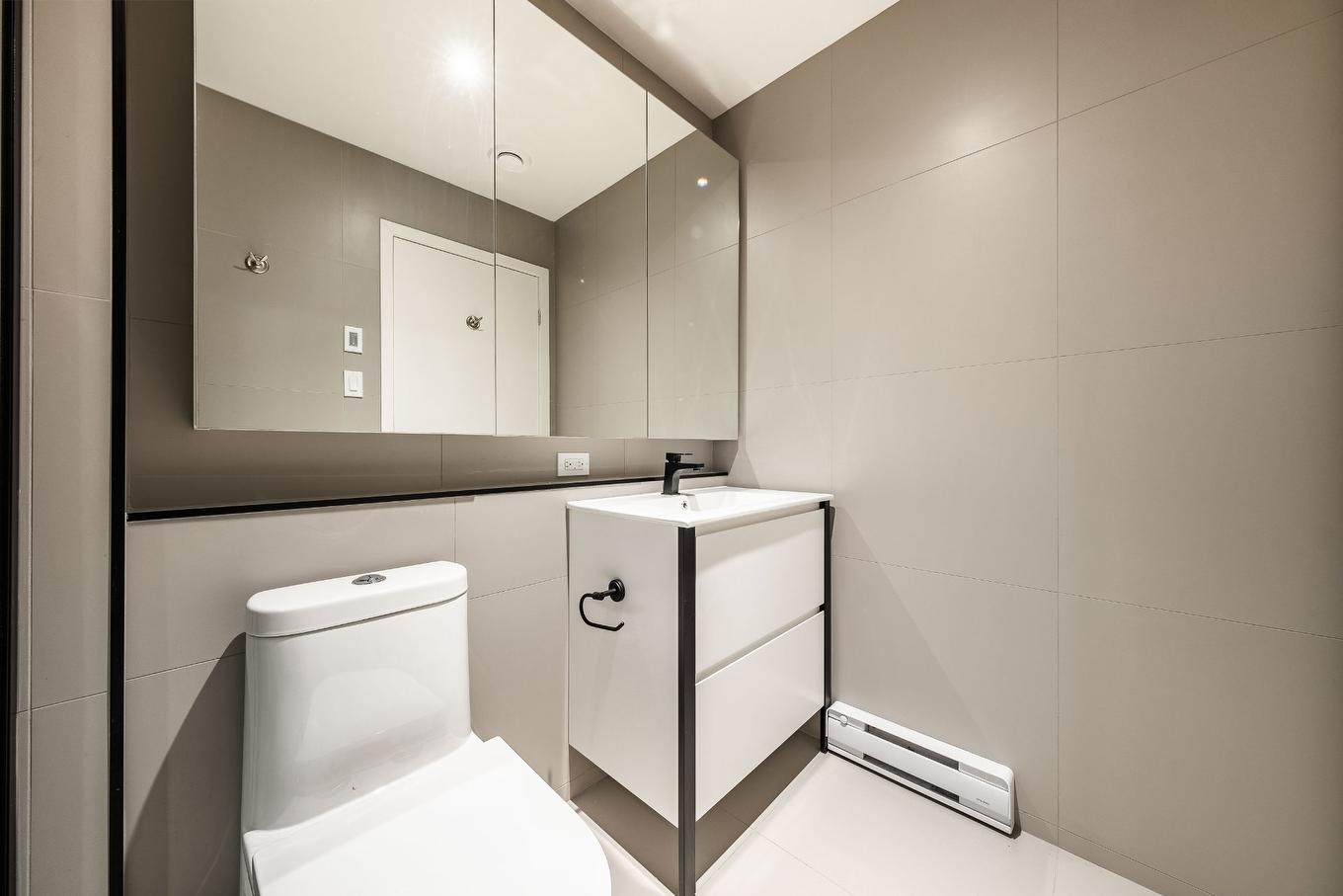 Bathroom - 2205-1160 Rue Mackay, Montréal (Ville-Marie), QC - Indoor Photo Showing Bathroom