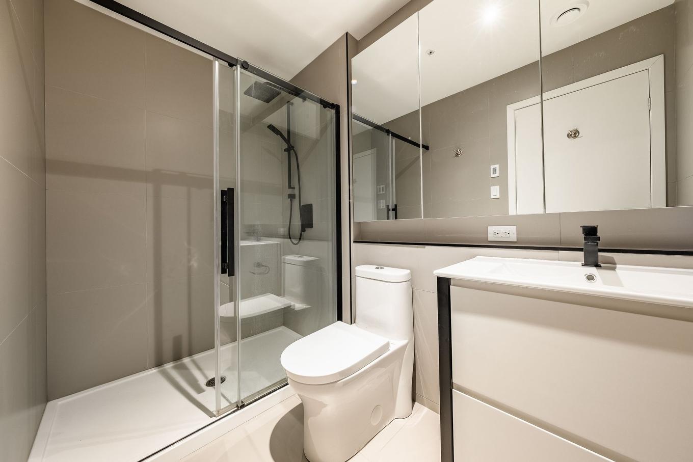 Bathroom - 2205-1160 Rue Mackay, Montréal (Ville-Marie), QC - Indoor Photo Showing Other Room