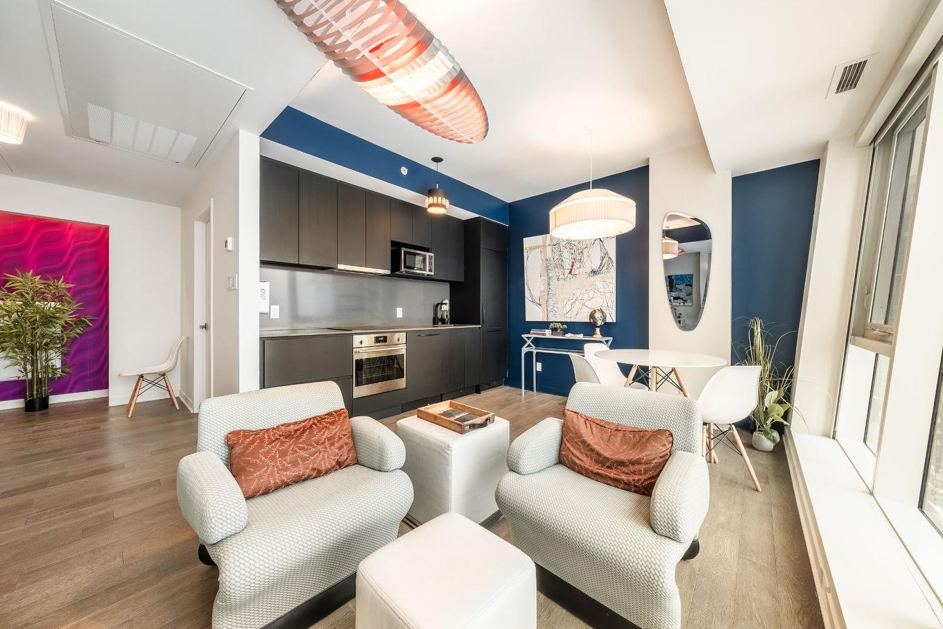 Living room - 2205-1160 Rue Mackay, Montréal (Ville-Marie), QC - Indoor Photo Showing Living Room