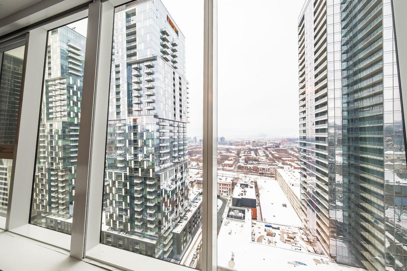 View - 2205-1160 Rue Mackay, Montréal (Ville-Marie), QC - With Facade