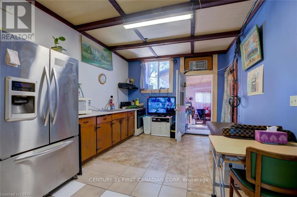 1066 Dundas Street E, London East (East G), ON