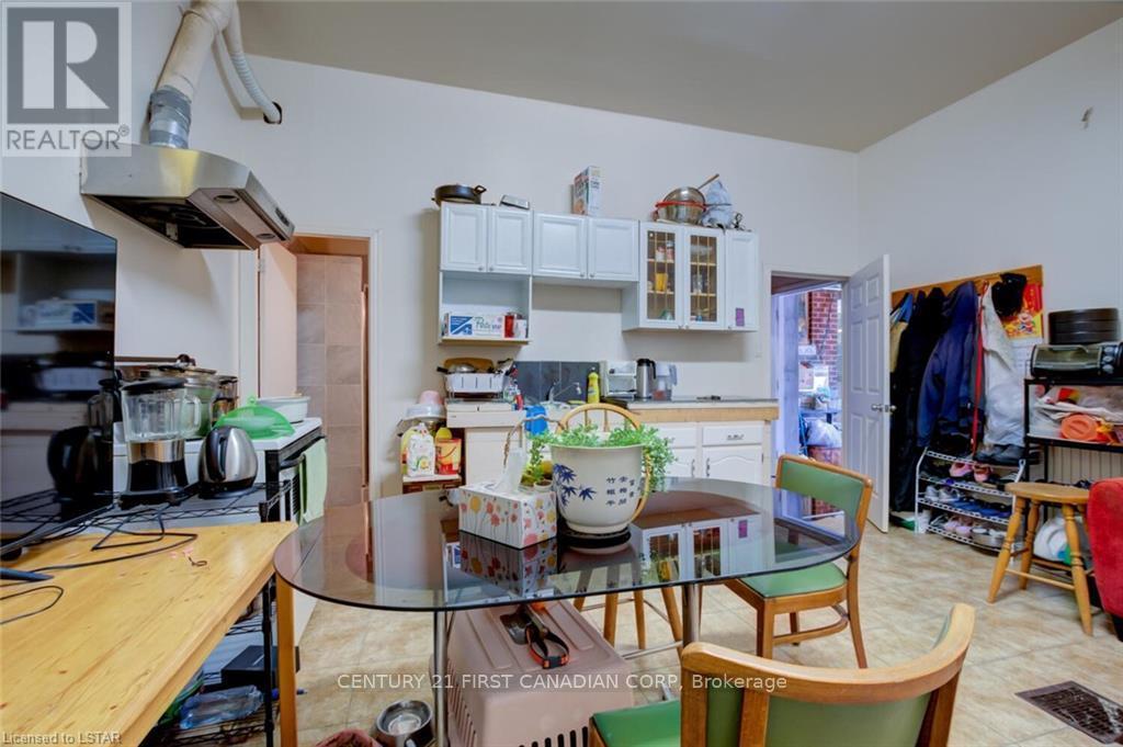 1066 Dundas Street E, London East (East G), ON