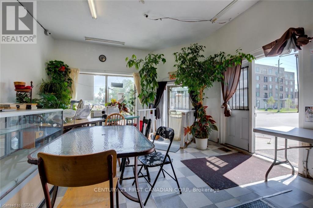 1066 Dundas Street E, London East (East G), ON