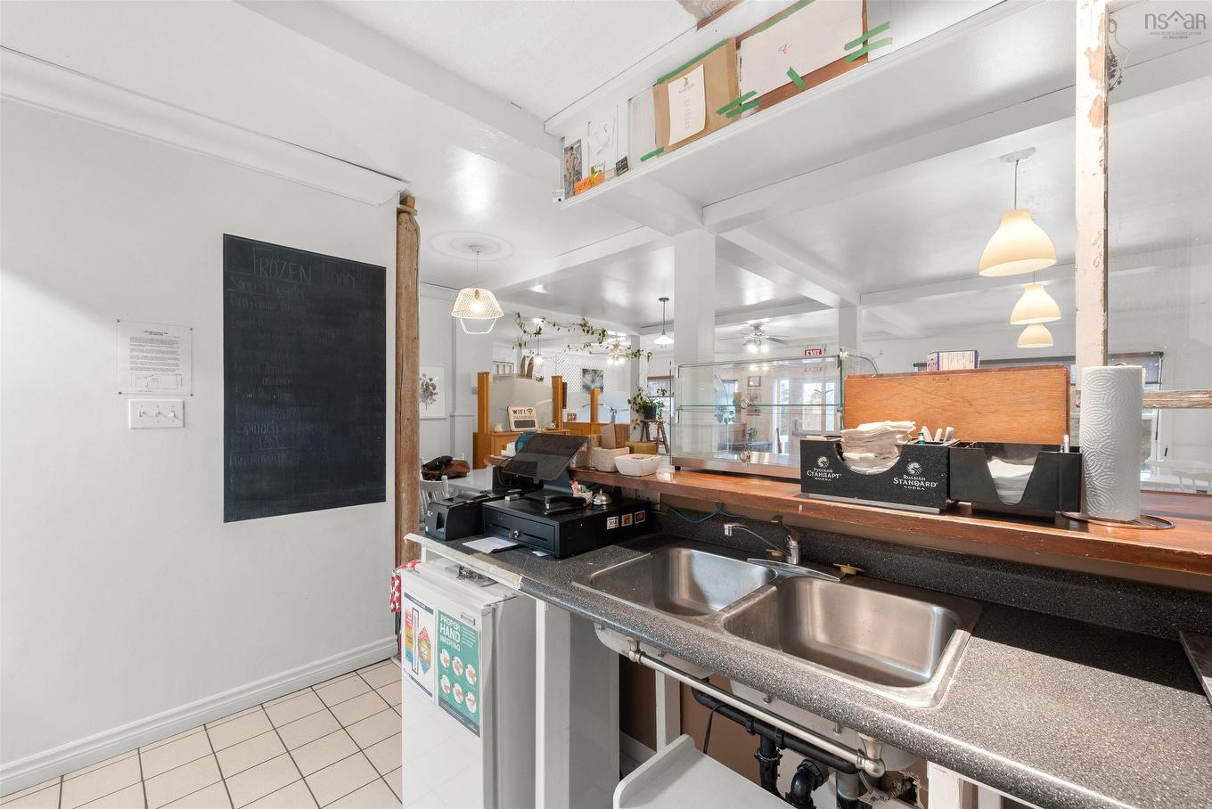 11377 Peggys Cove Road, Seabright, NS