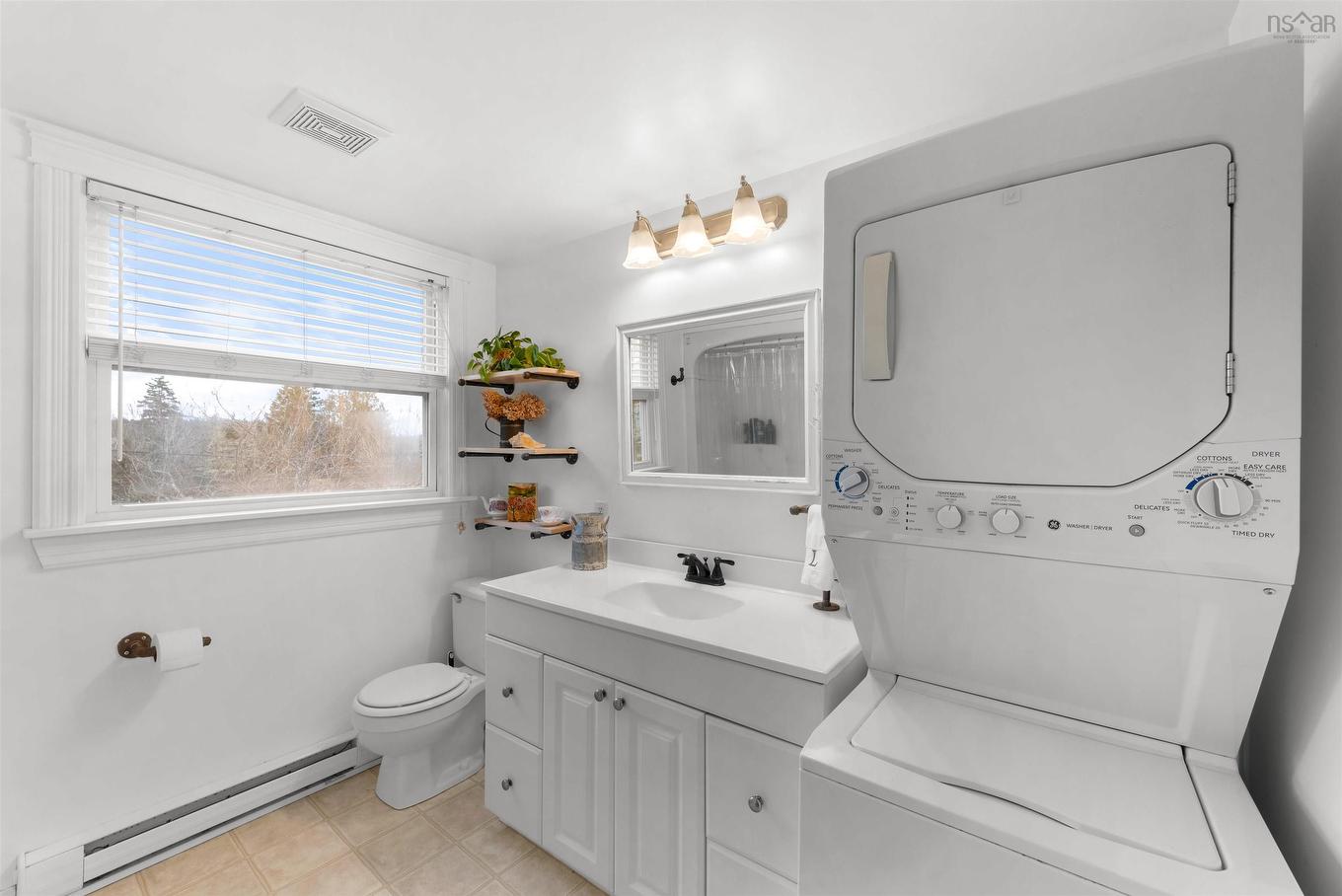 11377 Peggys Cove Road, Seabright, NS