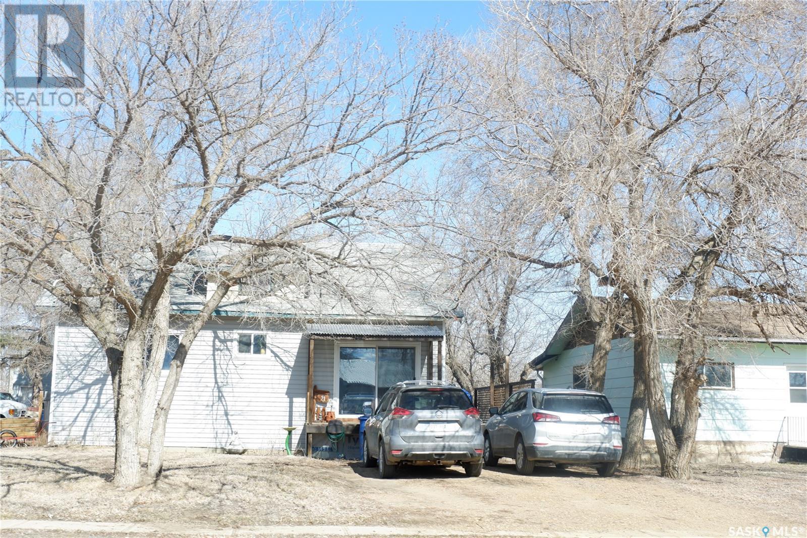 21 3Rd Street E, Willow Bunch, SK - Outdoor