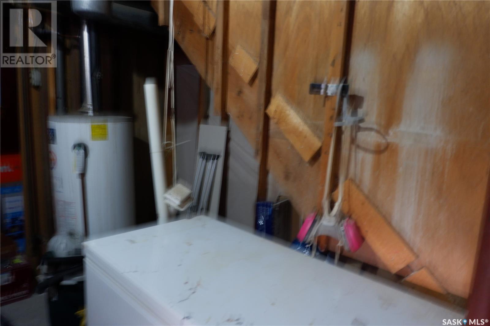 21 3Rd Street E, Willow Bunch, SK - Indoor Photo Showing Basement