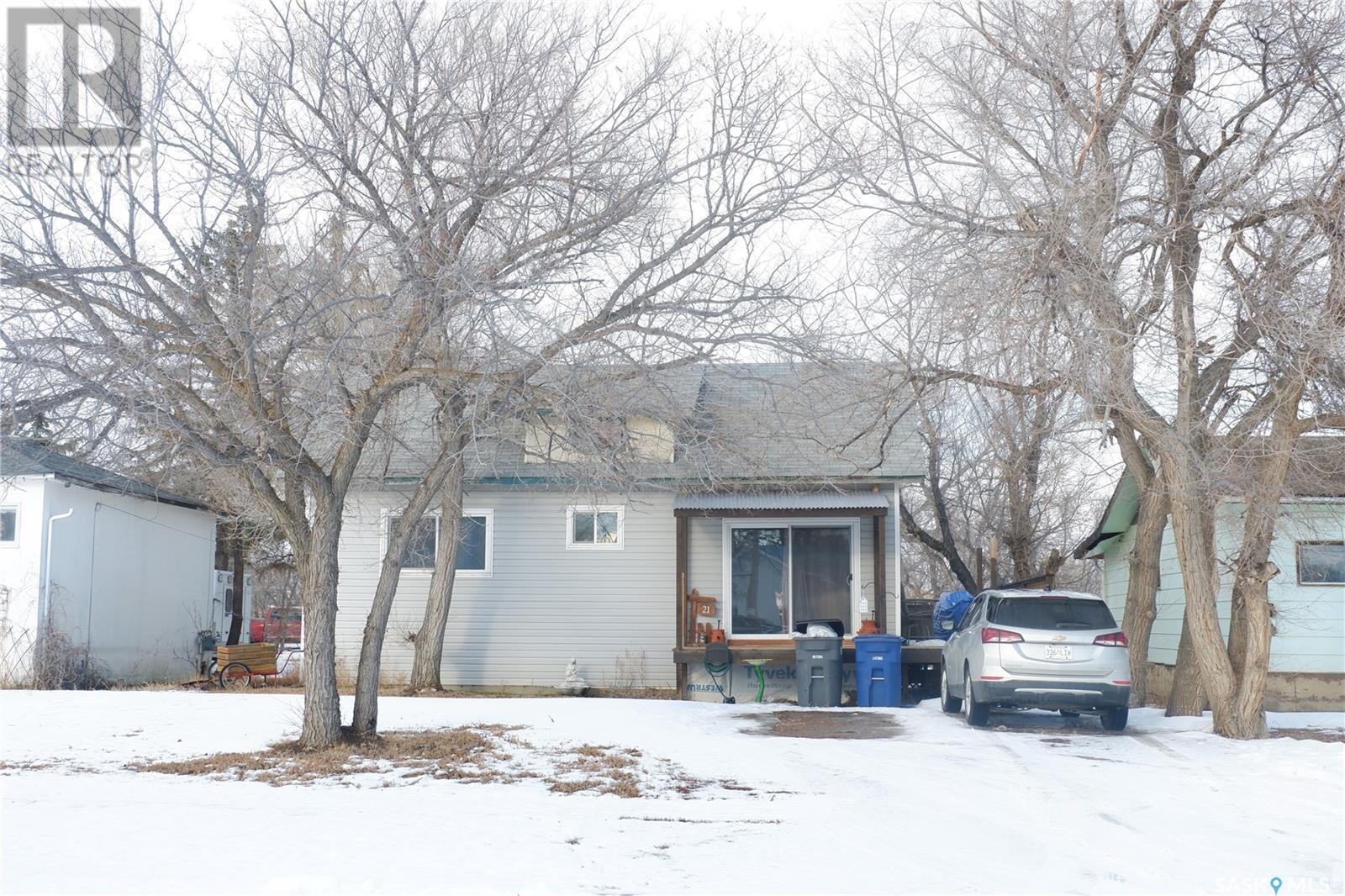 21 3Rd Street E, Willow Bunch, SK - Outdoor
