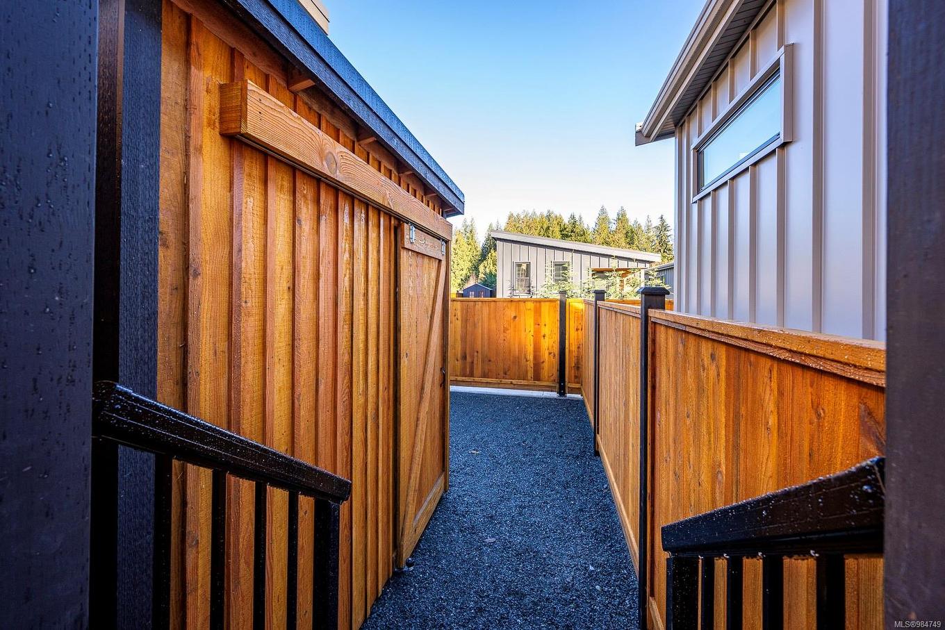 22-3025 Royston Rd, Cumberland, BC