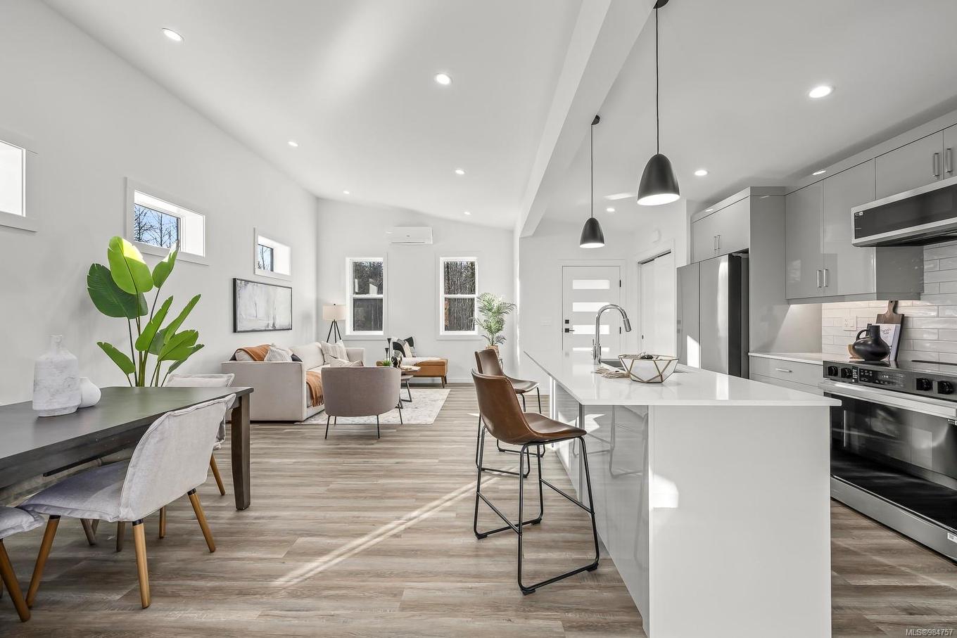 24-3025 Royston Rd, Cumberland, BC