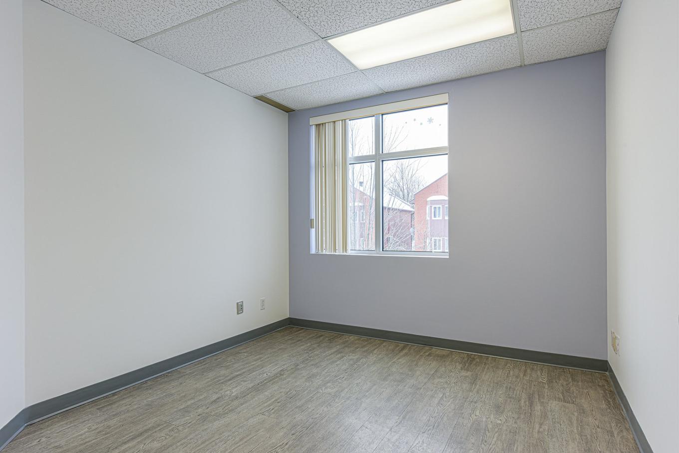 Office - 225-2160 Ch. Du Tremblay, Longueuil (Le Vieux-Longueuil), QC - Indoor Photo Showing Other Room
