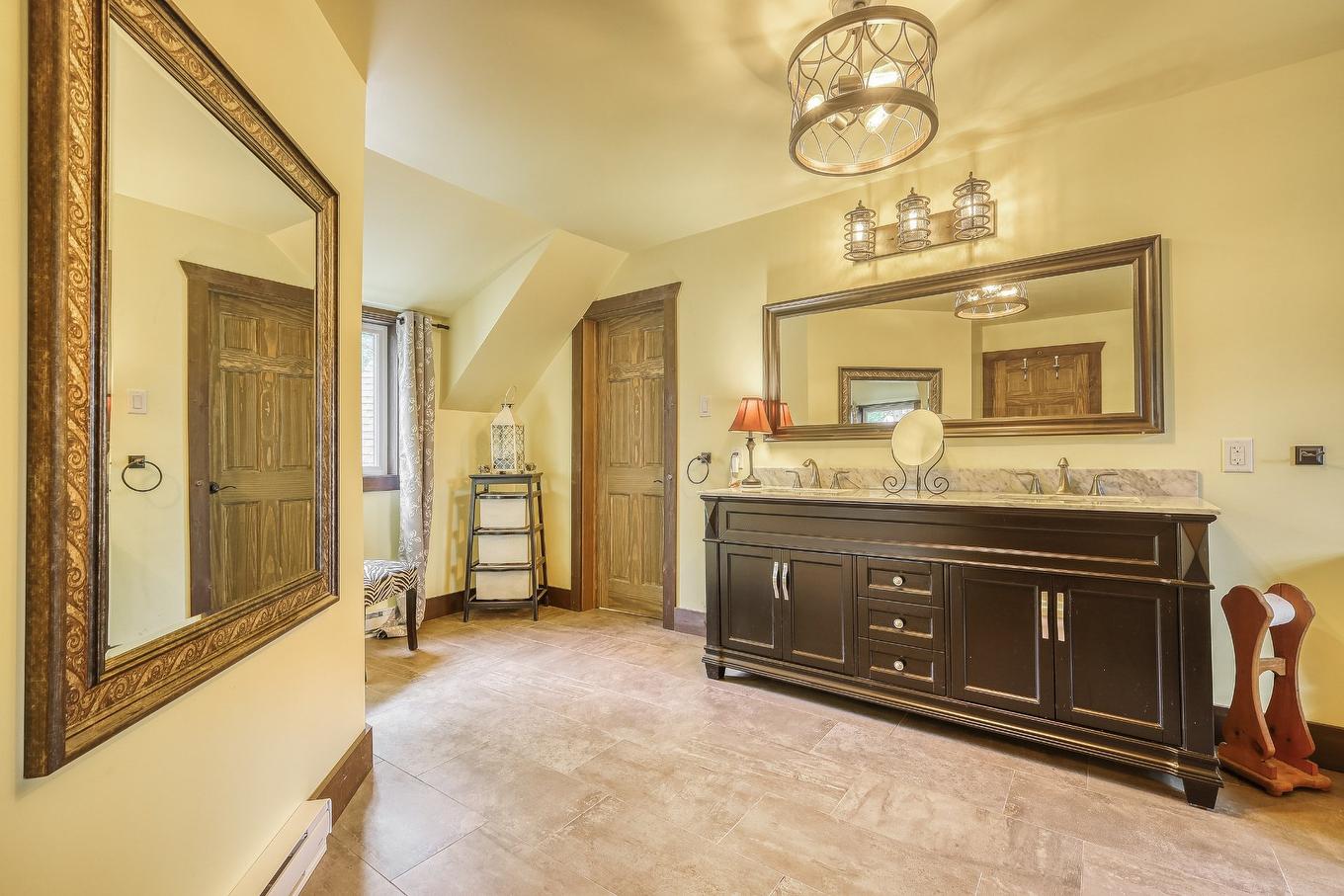 Bathroom - 30 Ch. De La Lyrique, Val-Des-Monts, QC - Indoor Photo Showing Bathroom