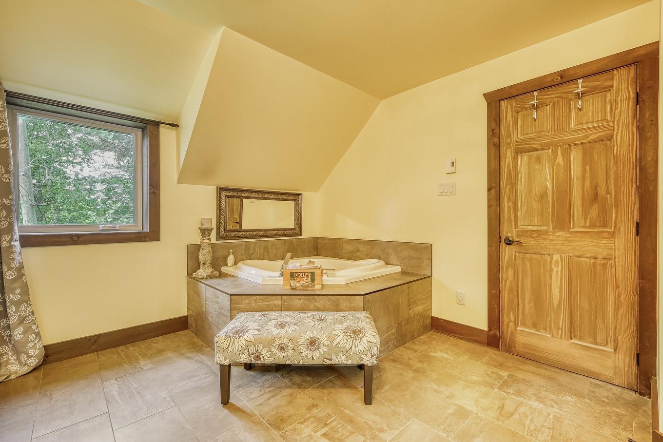 Mezzanine - 30 Ch. De La Lyrique, Val-Des-Monts, QC - Indoor Photo Showing Bedroom