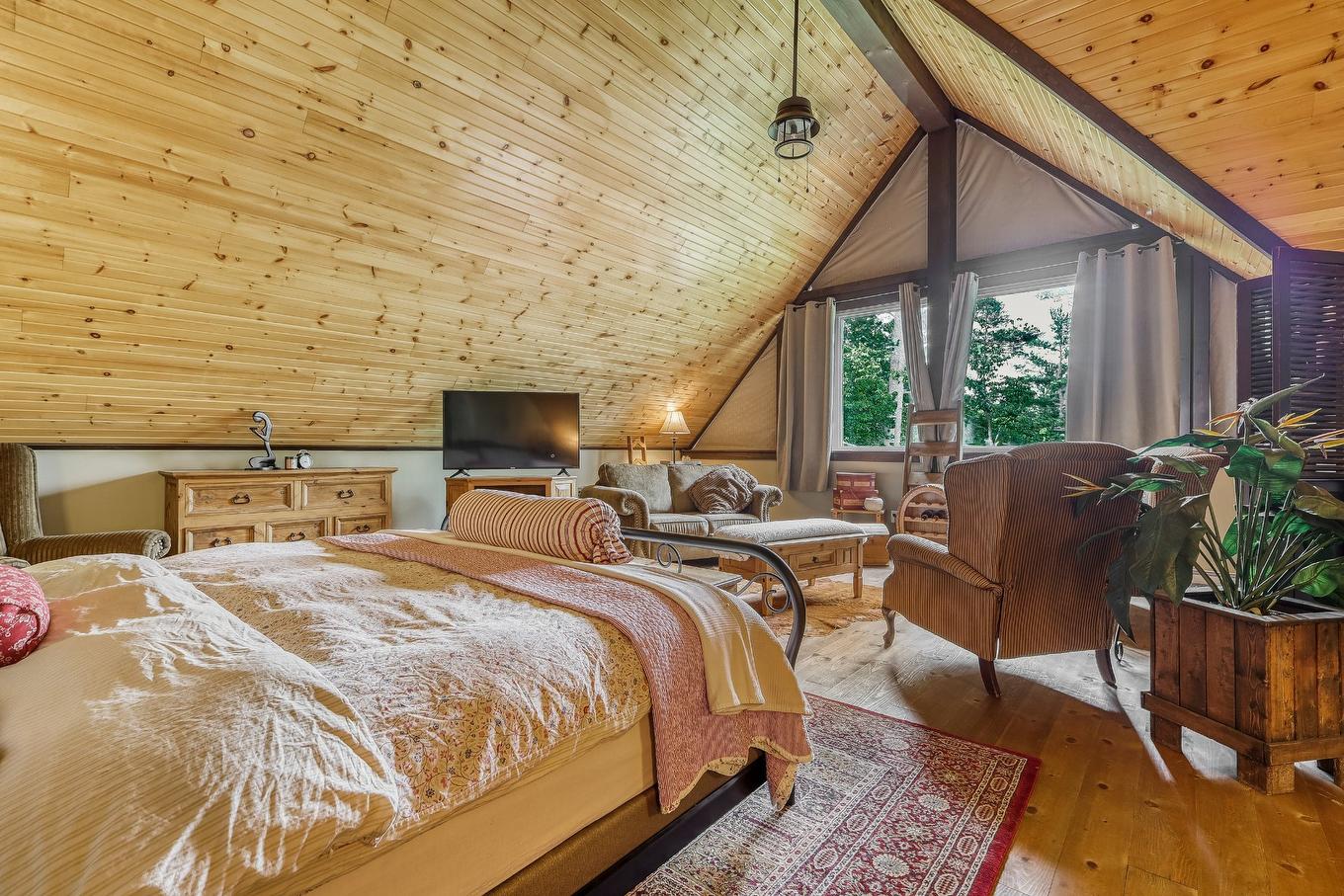 Loft - 30 Ch. De La Lyrique, Val-Des-Monts, QC - Indoor Photo Showing Bedroom