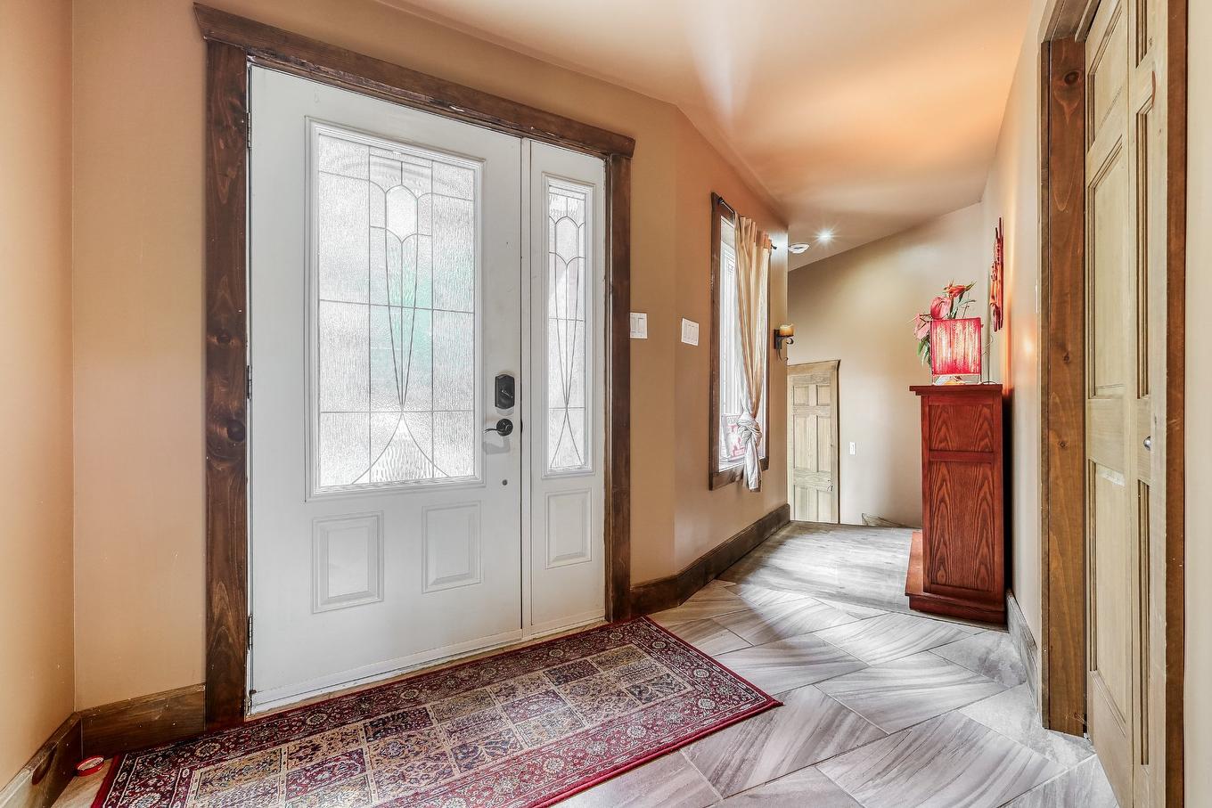 Hall - 30 Ch. De La Lyrique, Val-Des-Monts, QC - Indoor Photo Showing Other Room