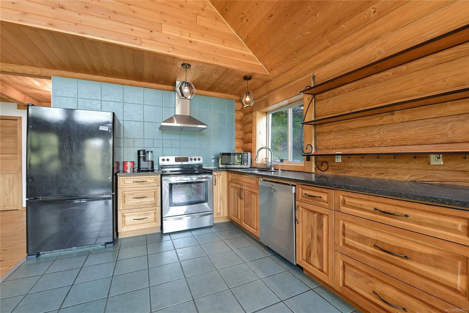 1109 / 1111 Paradise Close, Cowichan Bay, BC