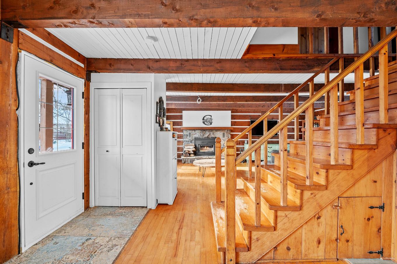 Hall - 3205 Rue Carignan, Sainte-Adèle, QC - Indoor Photo Showing Other Room