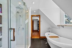 Ensuite bathroom -